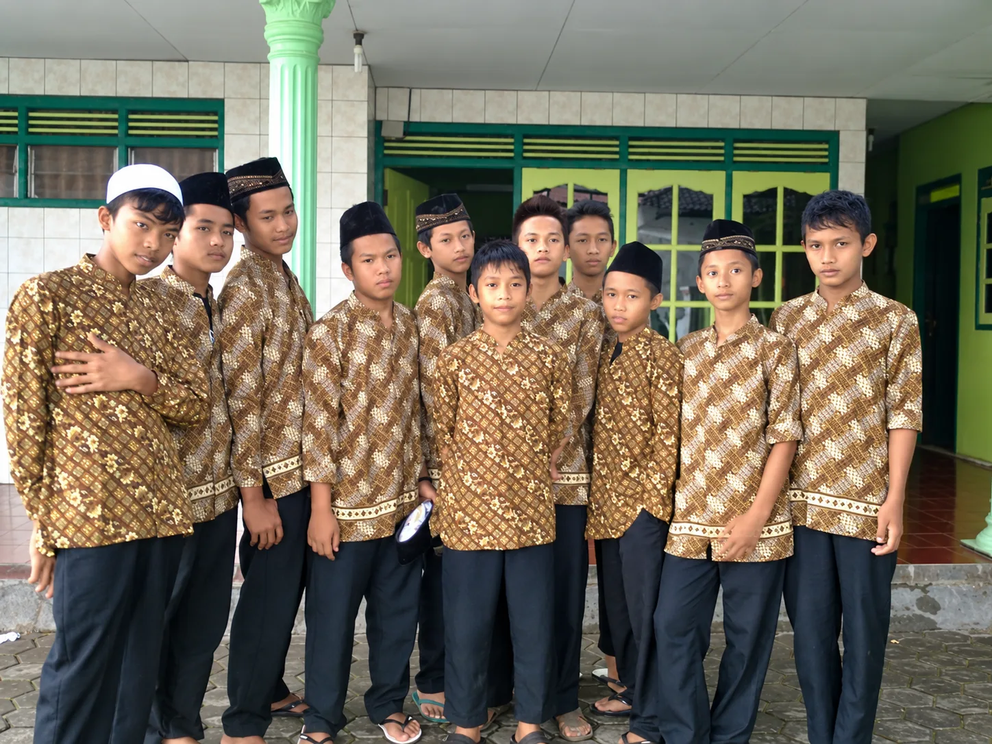 anak asuh laki